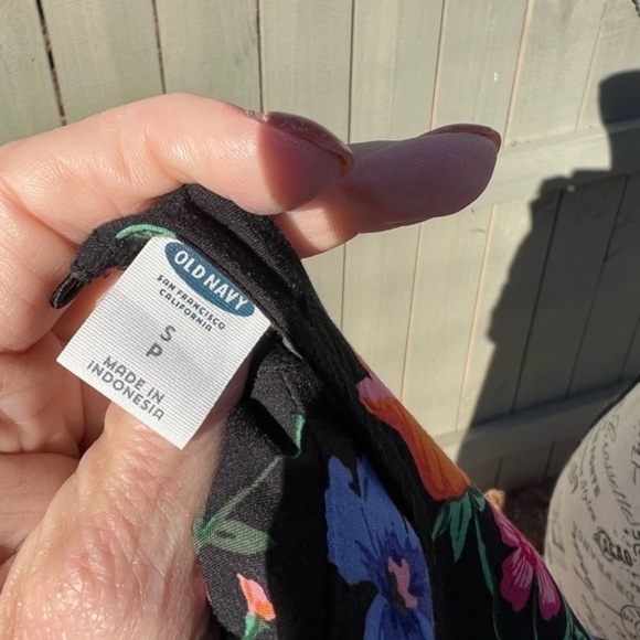 Old Navy Flower Print Shift Dress - Picture 10 of 11